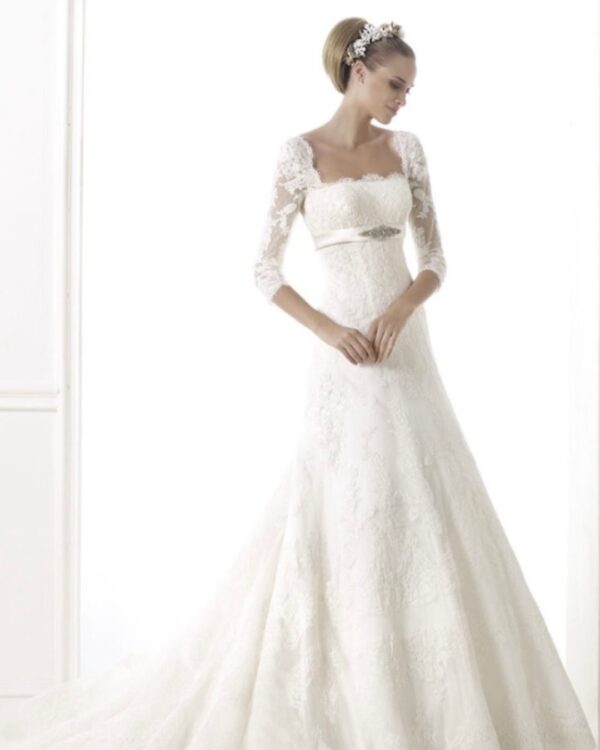 Vestido corte en A Pronovias